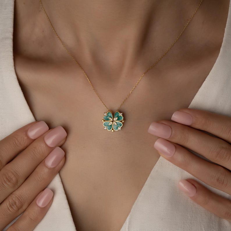 The Lucky Hearts Magnetic Necklace