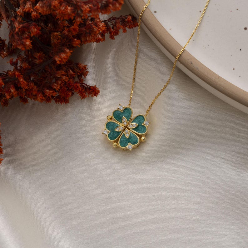 The Lucky Hearts Magnetic Necklace