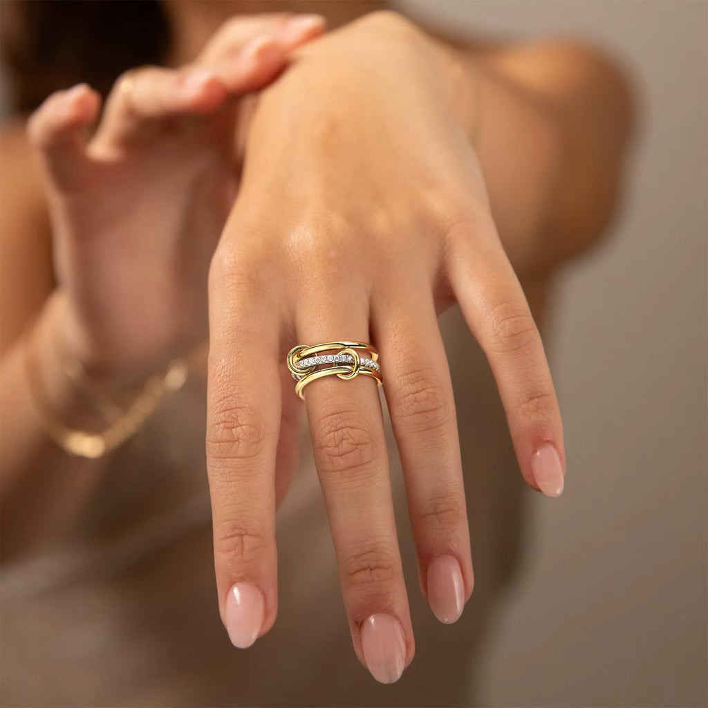 The Radiant Link Ring Set