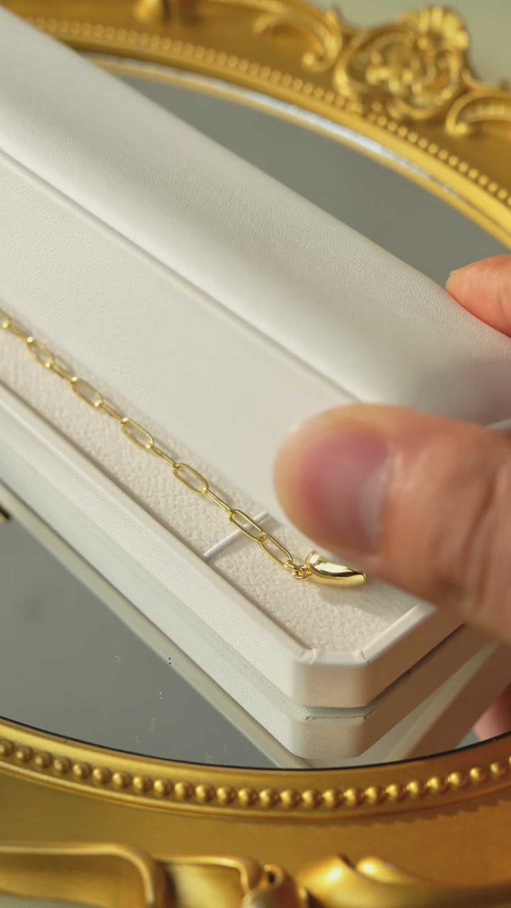 Heart Stopper Magnetic Necklace