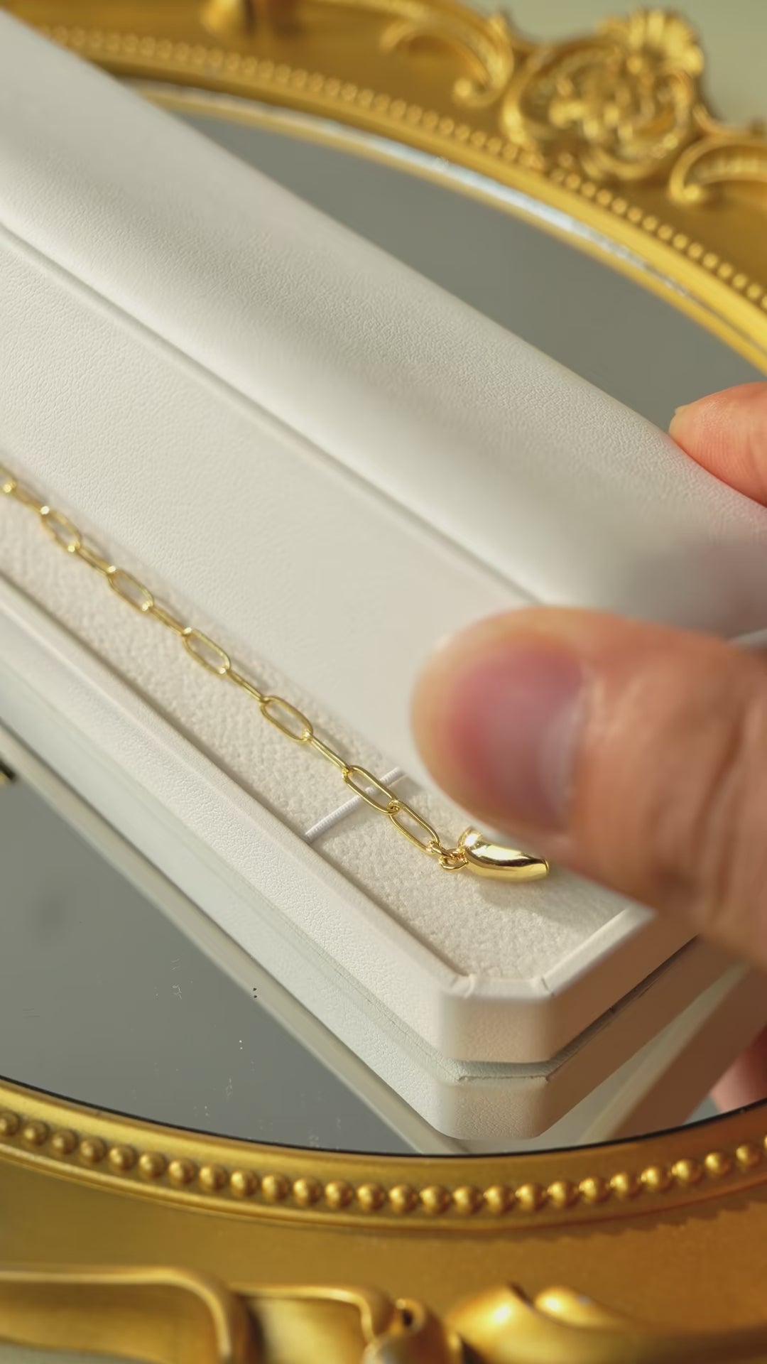 Heart Stopper Magnetic Necklace